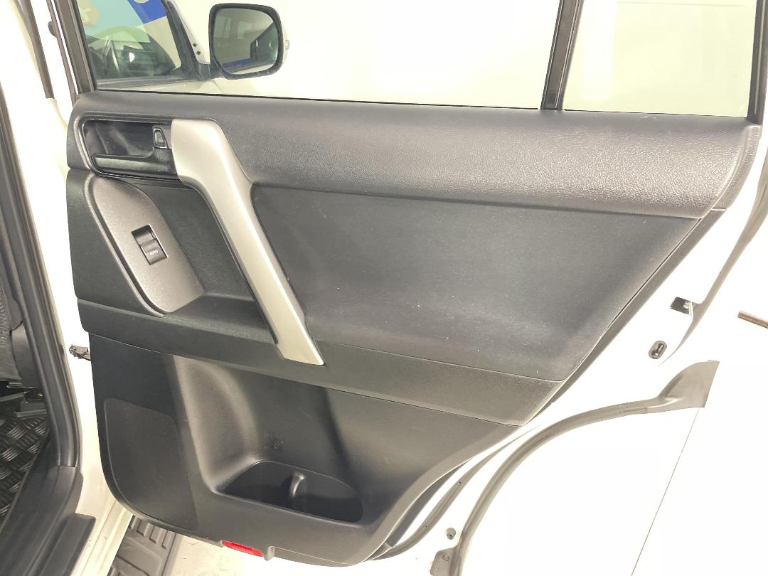 Photo '19' of Toyota Landcruiser Prado