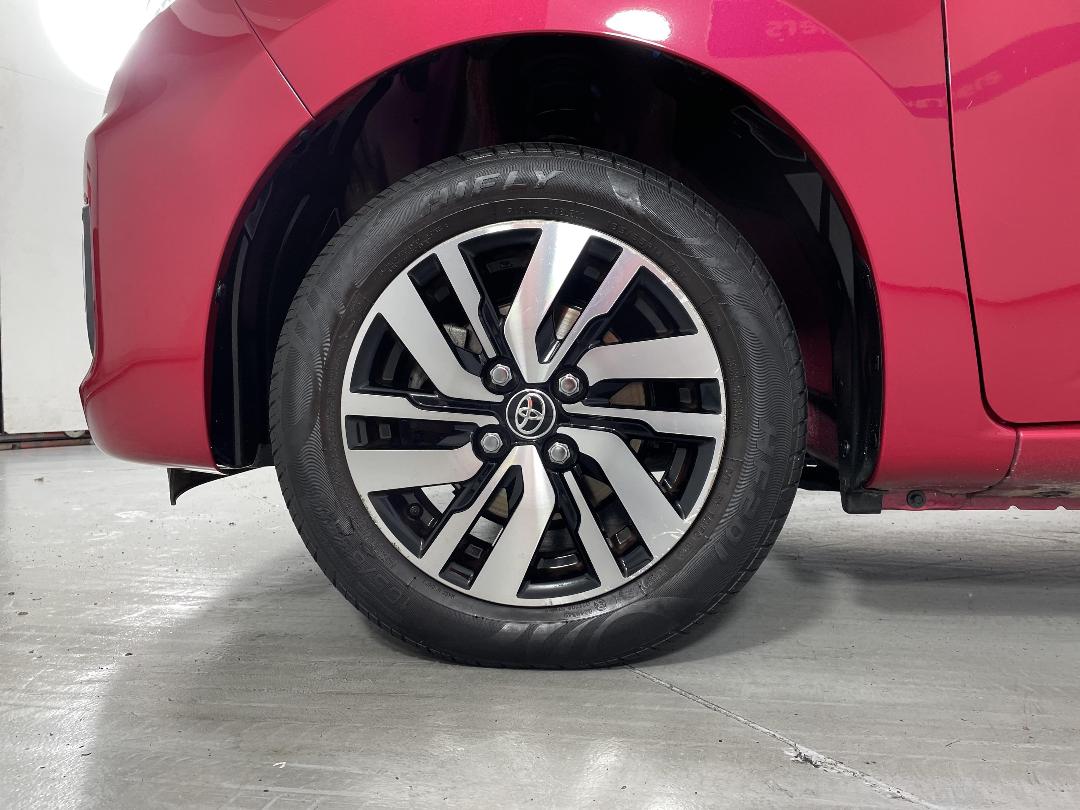 Photo '10' of Toyota Passo