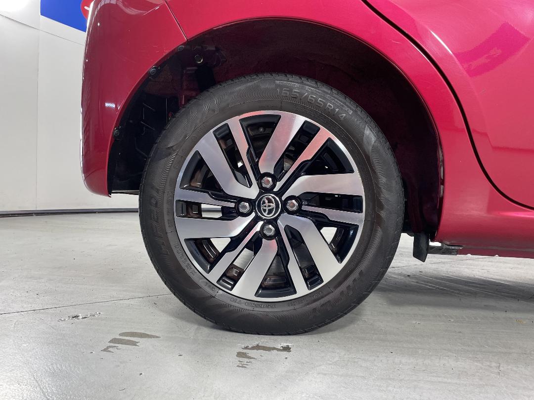 Photo '12' of Toyota Passo