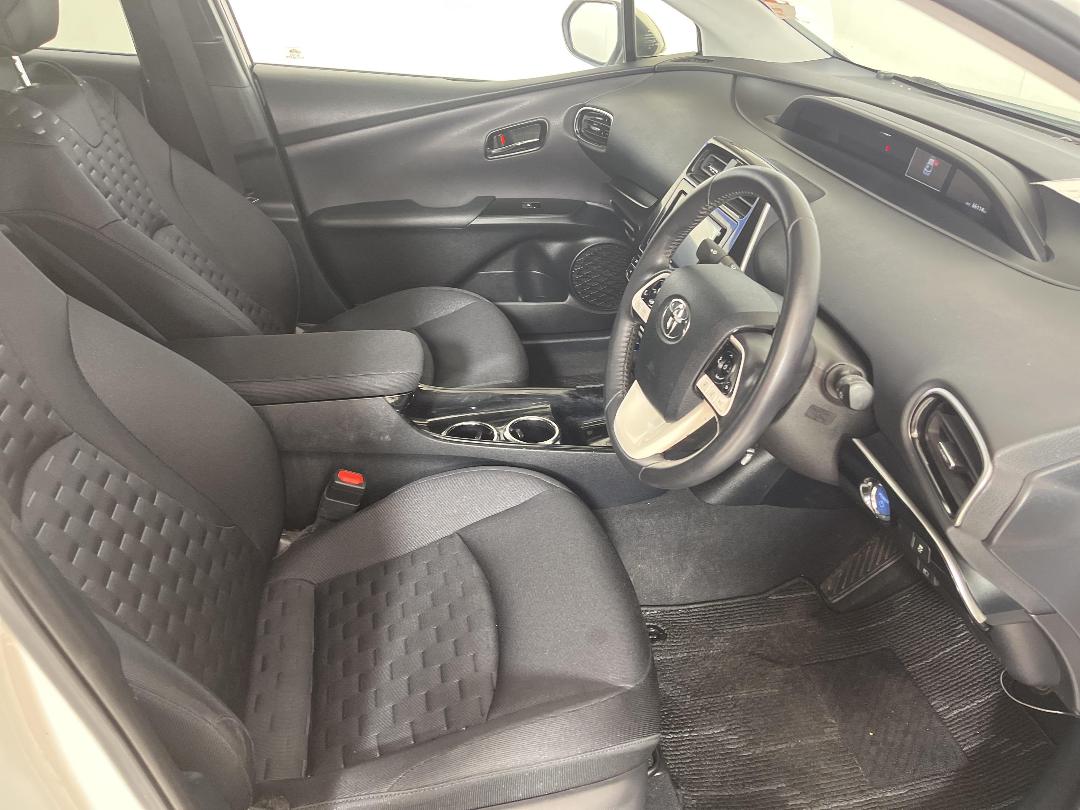 Photo '16' of Toyota Prius Photo '16' of Toyota Prius