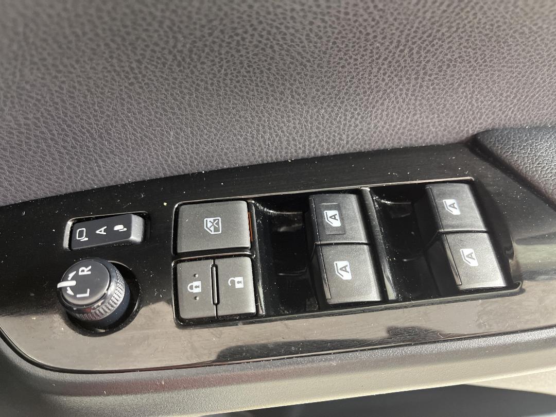 Photo '23' of Toyota Prius Photo '23' of Toyota Prius