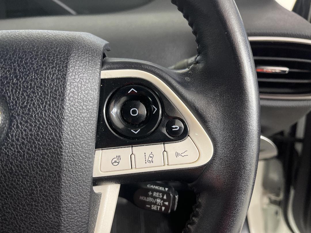 Photo '25' of Toyota Prius Photo '25' of Toyota Prius