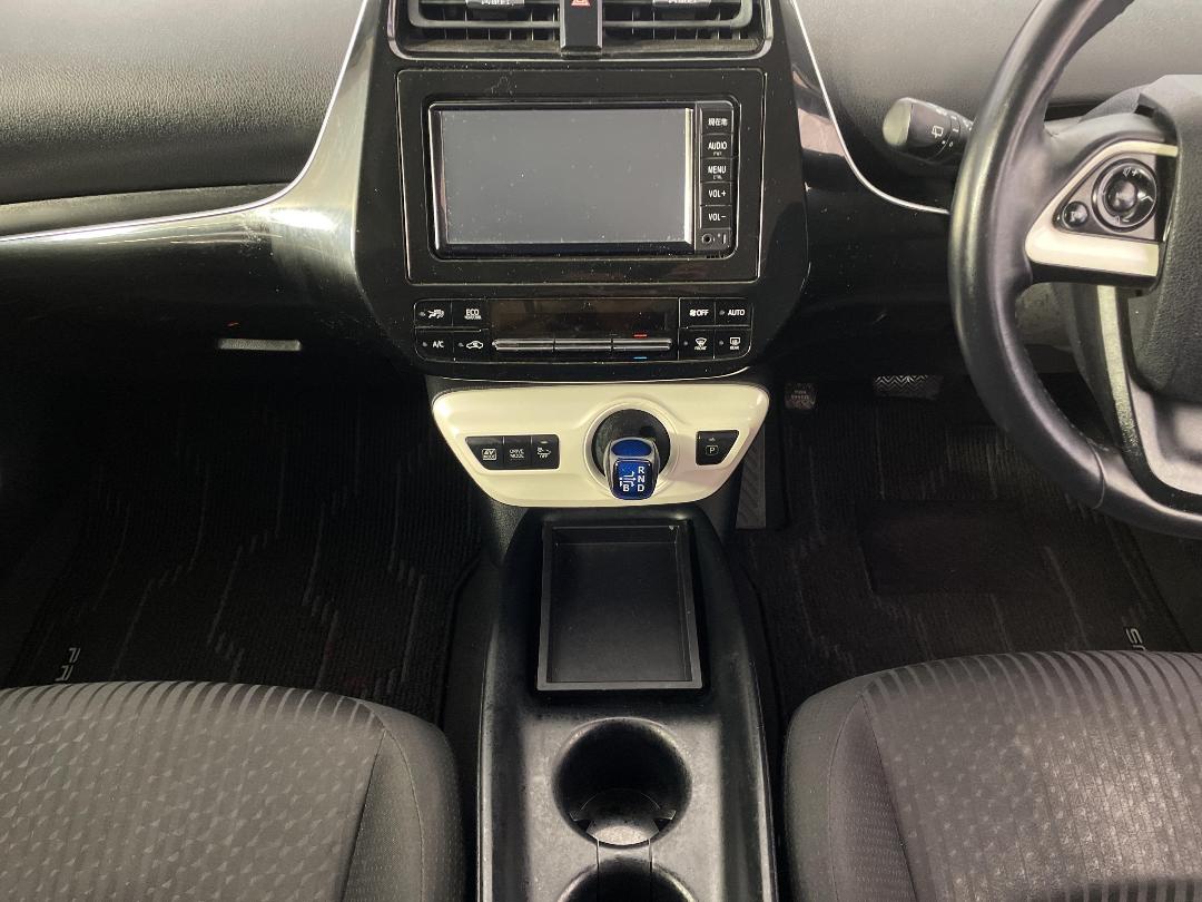 Photo '18' of Toyota Prius Photo '18' of Toyota Prius