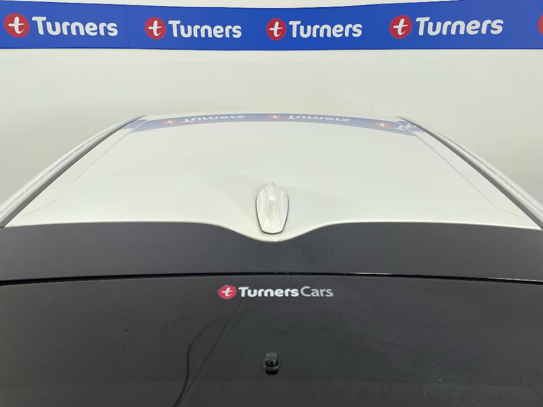 Photo '35' of Toyota Prius Photo '35' of Toyota Prius