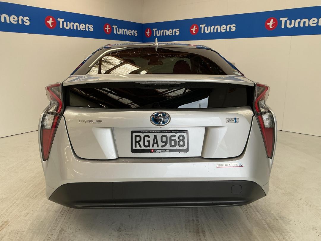 Photo '6' of Toyota Prius