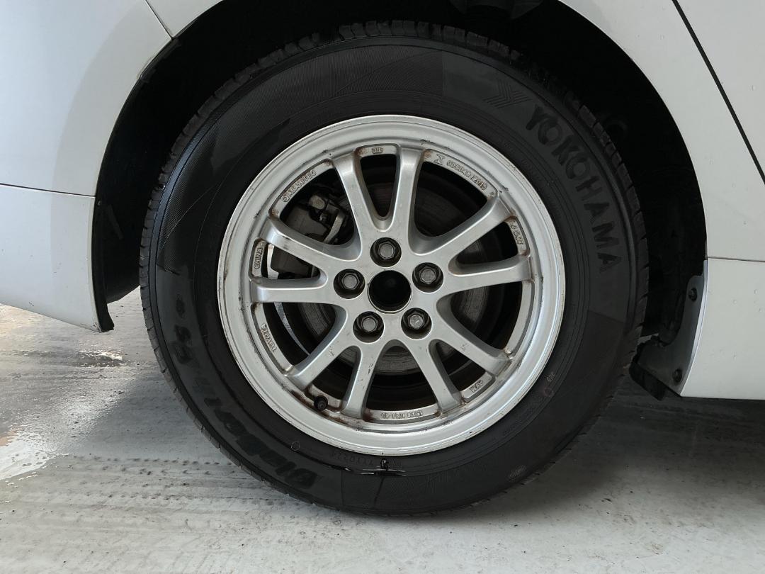 Photo '12' of Toyota Prius