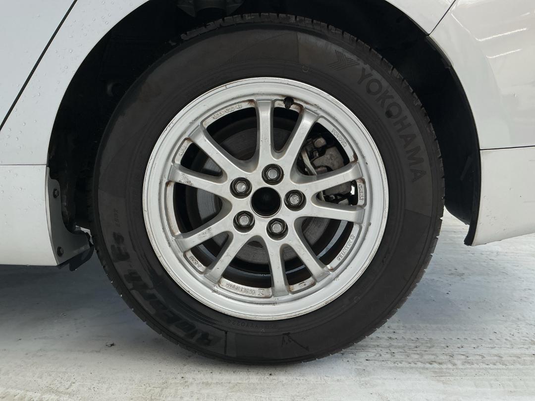 Photo '11' of Toyota Prius