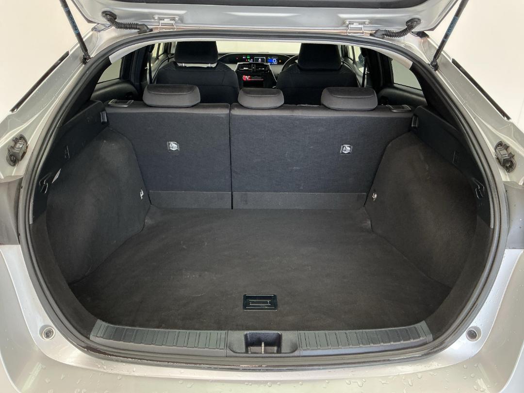 Photo '14' of Toyota Prius