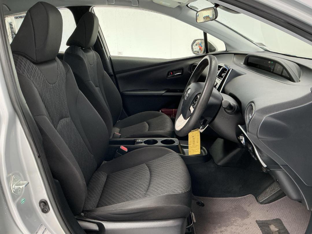 Photo '16' of Toyota Prius