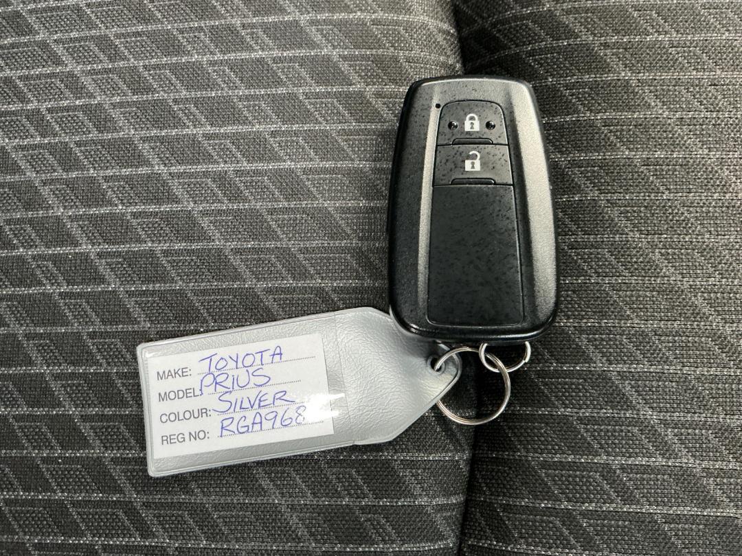 Photo '22' of Toyota Prius