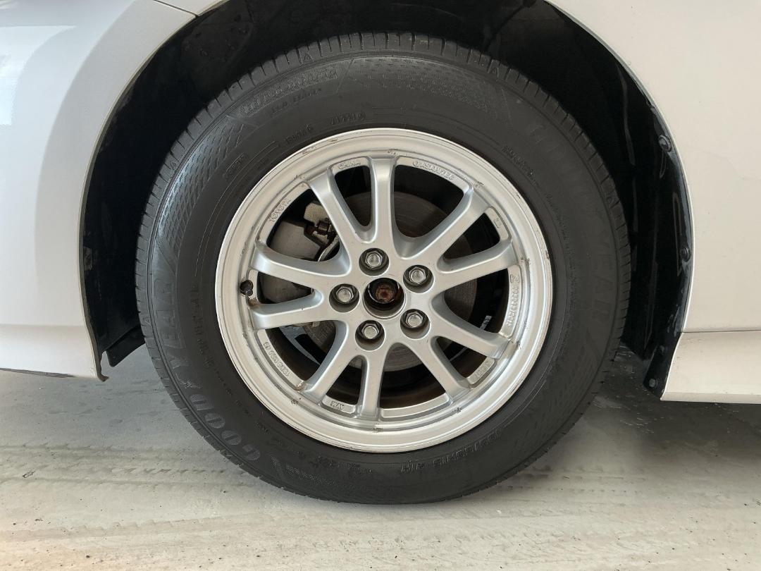 Photo '10' of Toyota Prius