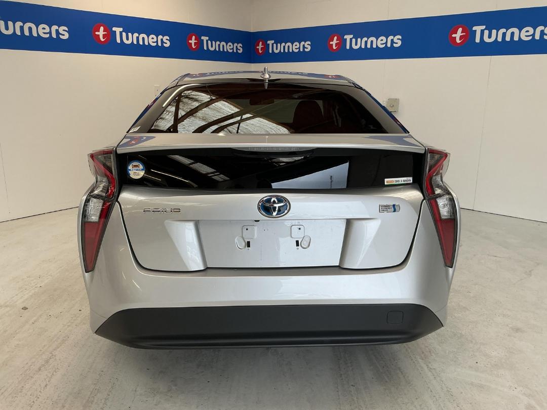 Photo '6' of Toyota Prius