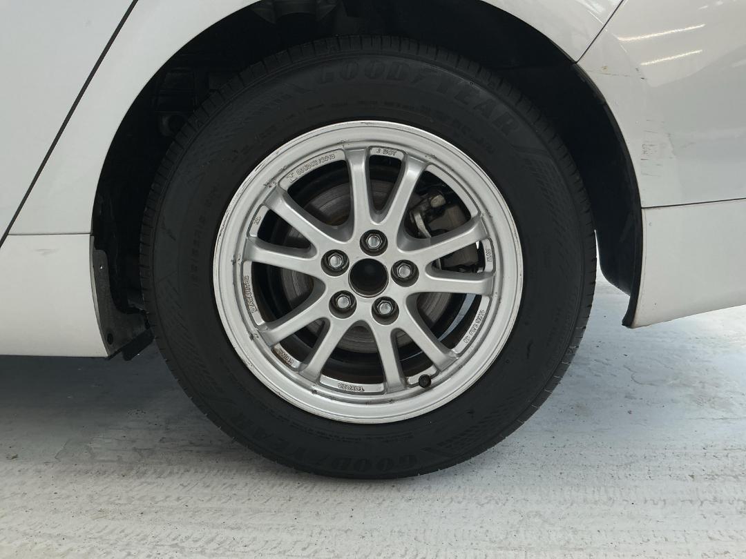 Photo '11' of Toyota Prius