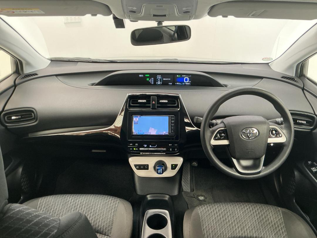 Photo '17' of Toyota Prius