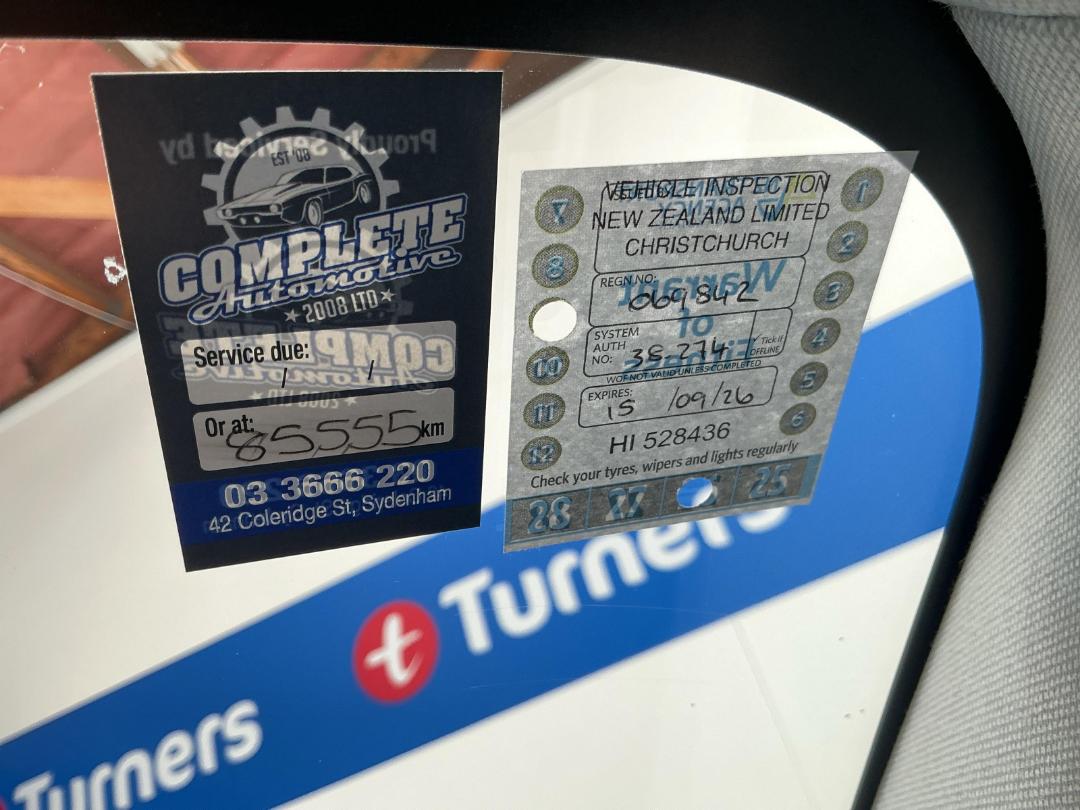 Photo '24' of Toyota Prius