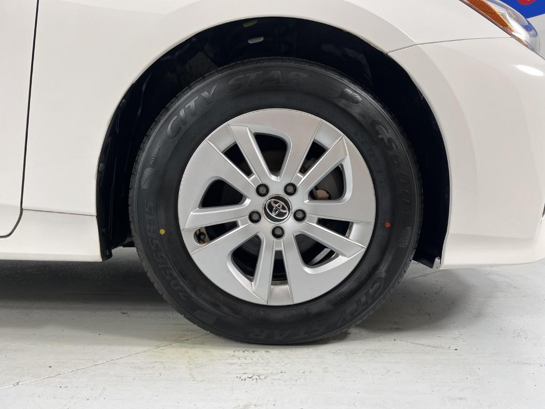 Photo '9' of Toyota Prius Photo '9' of Toyota Prius