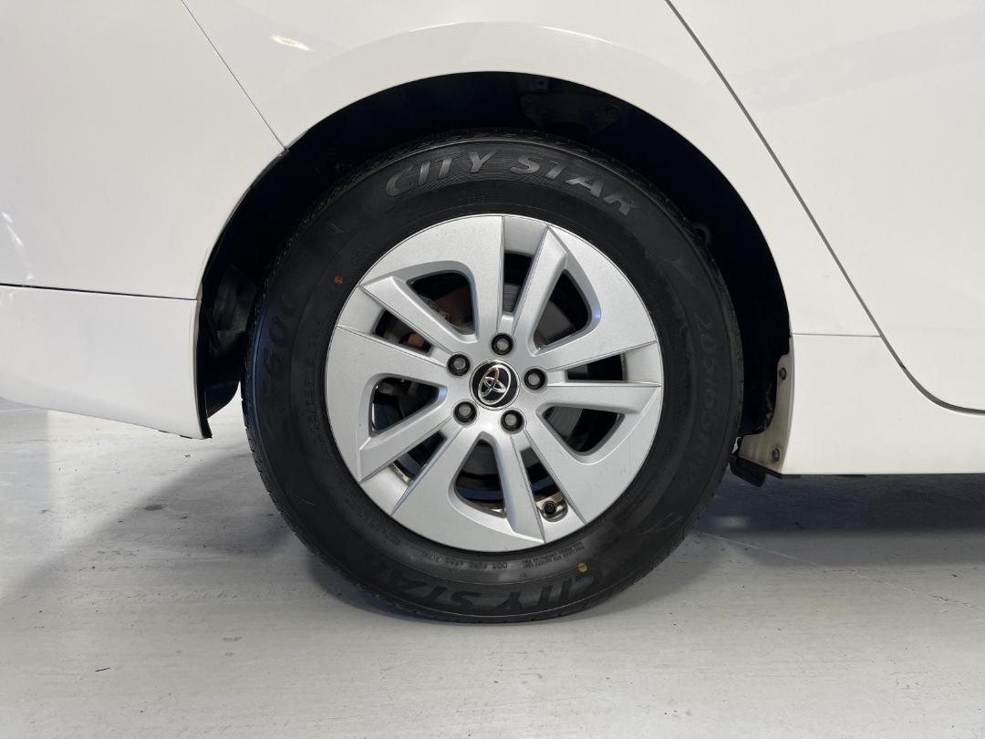 Photo '12' of Toyota Prius Photo '12' of Toyota Prius