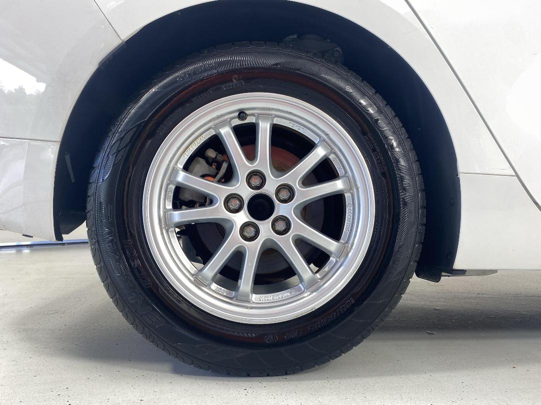 Photo '12' of Toyota Prius