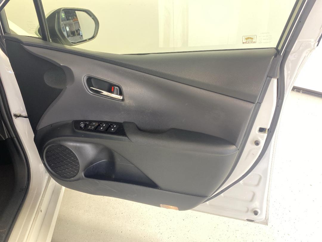 Photo '15' of Toyota Prius