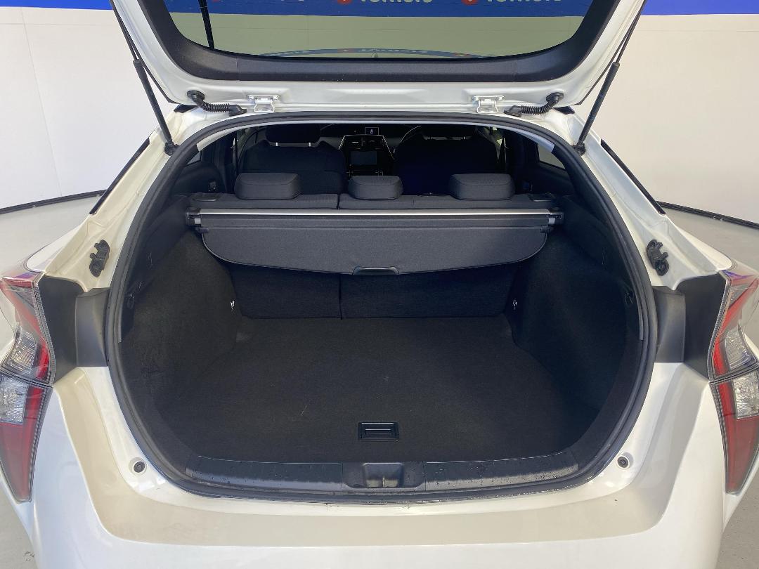 Photo '14' of Toyota Prius