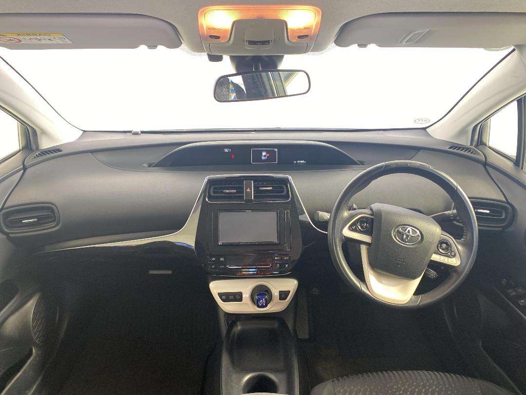 Photo '17' of Toyota Prius