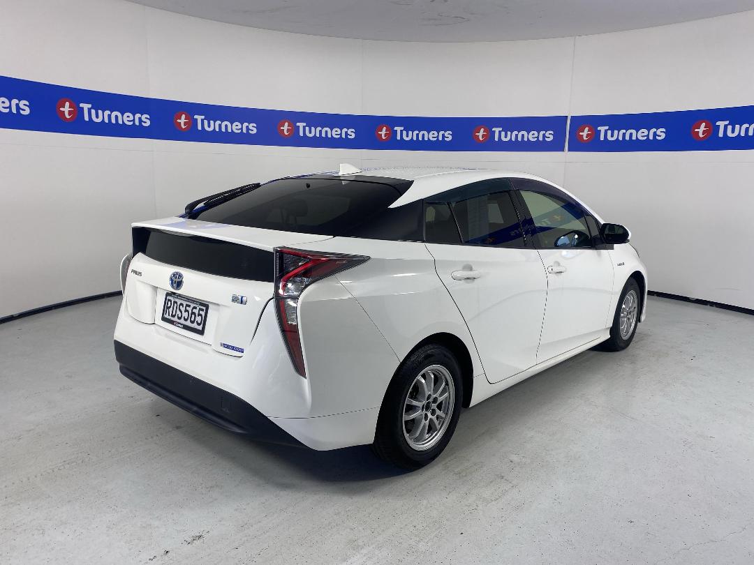 Photo '7' of Toyota Prius