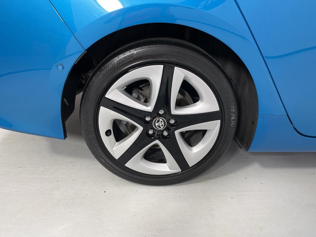 Photo '12' of Toyota Prius Photo '12' of Toyota Prius