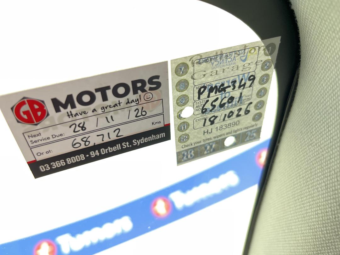 Photo '23' of Toyota Prius Photo '23' of Toyota Prius