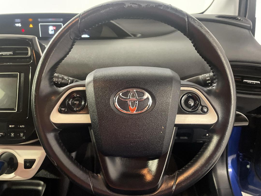 Photo '28' of Toyota Prius Photo '28' of Toyota Prius