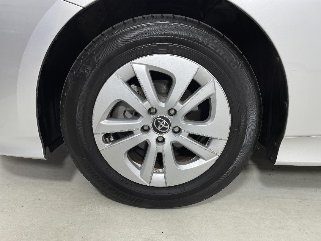 Photo '10' of Toyota Prius