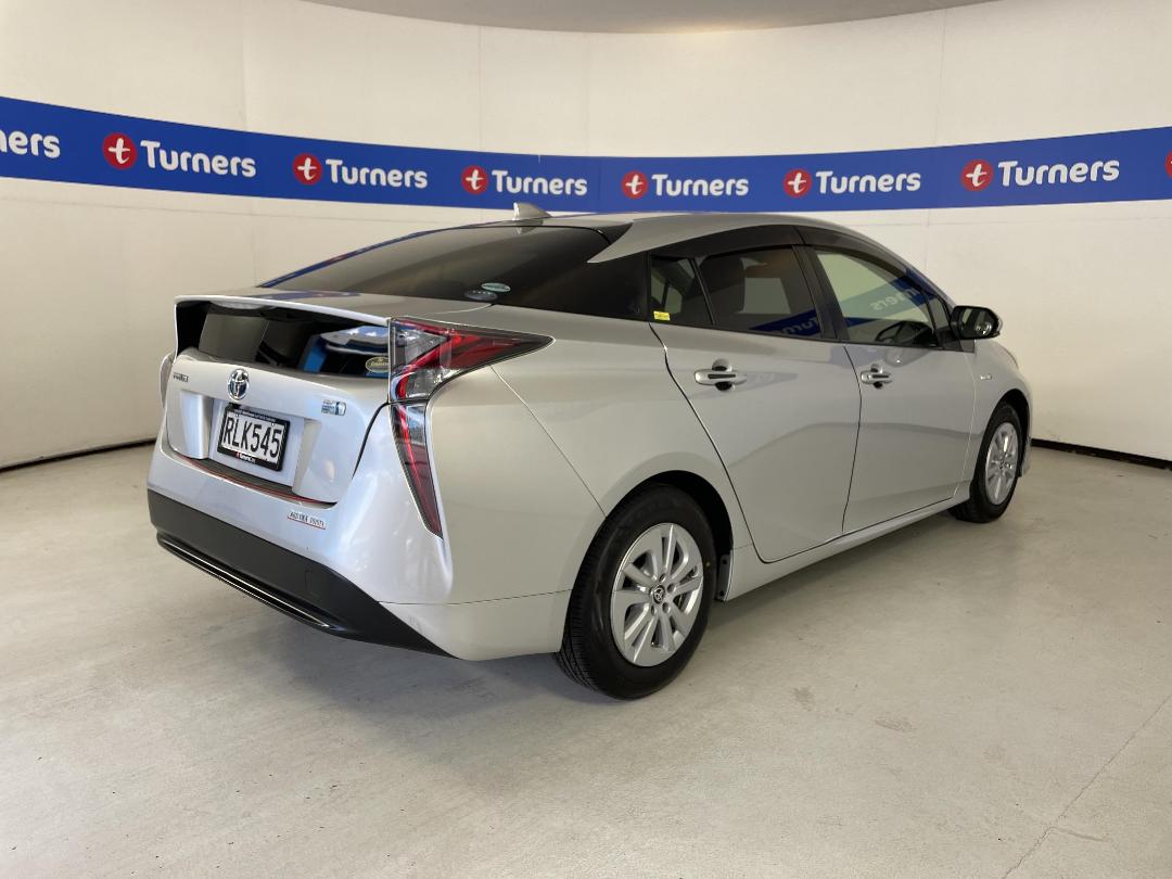 Photo '7' of Toyota Prius