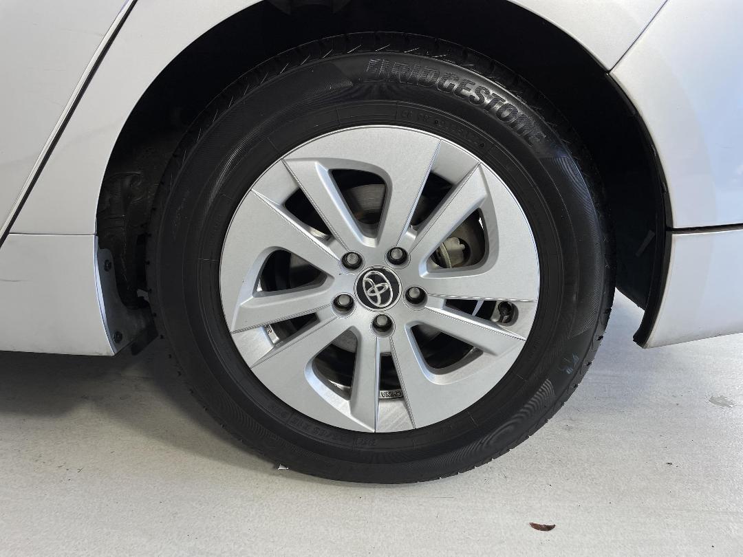 Photo '11' of Toyota Prius