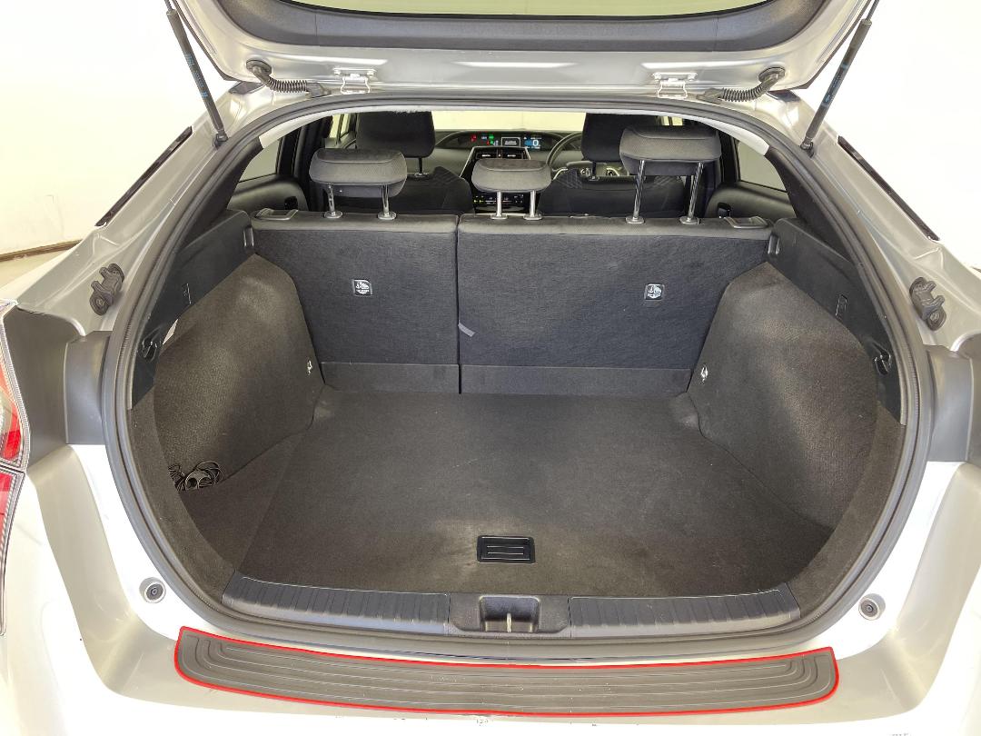 Photo '14' of Toyota Prius