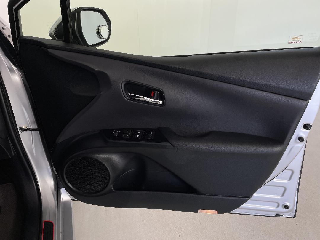 Photo '15' of Toyota Prius