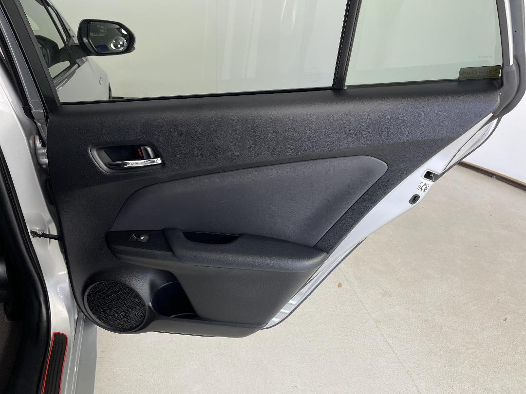 Photo '19' of Toyota Prius