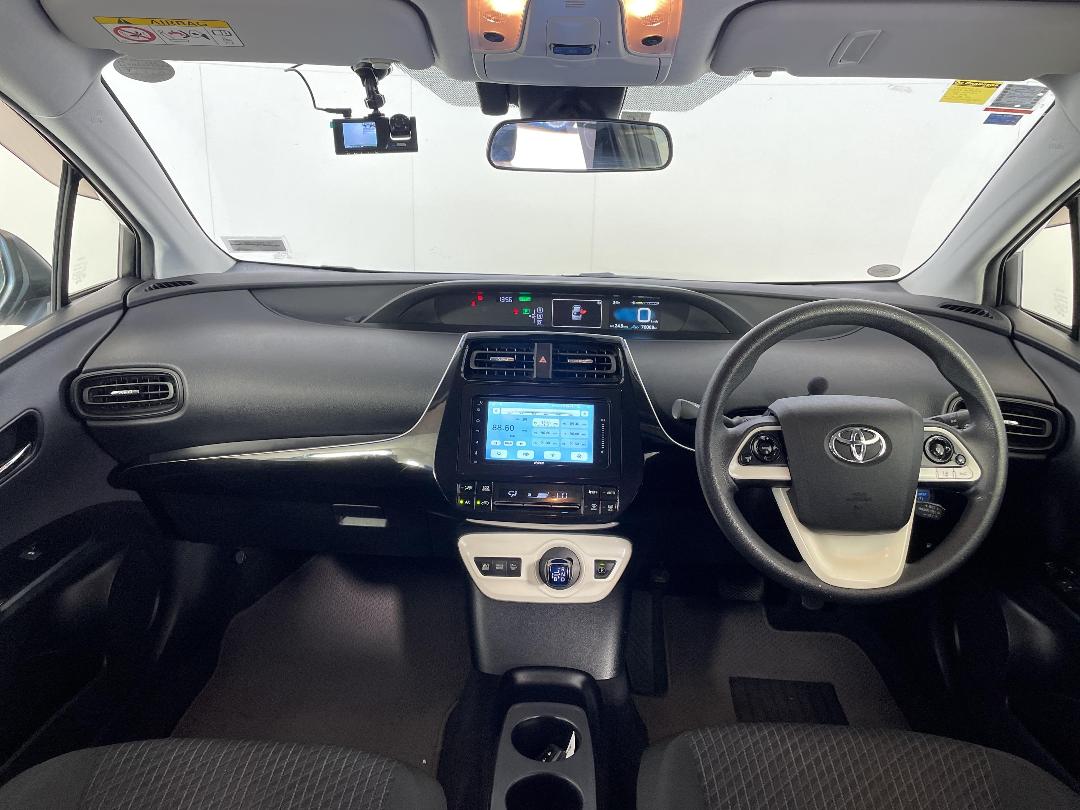 Photo '17' of Toyota Prius