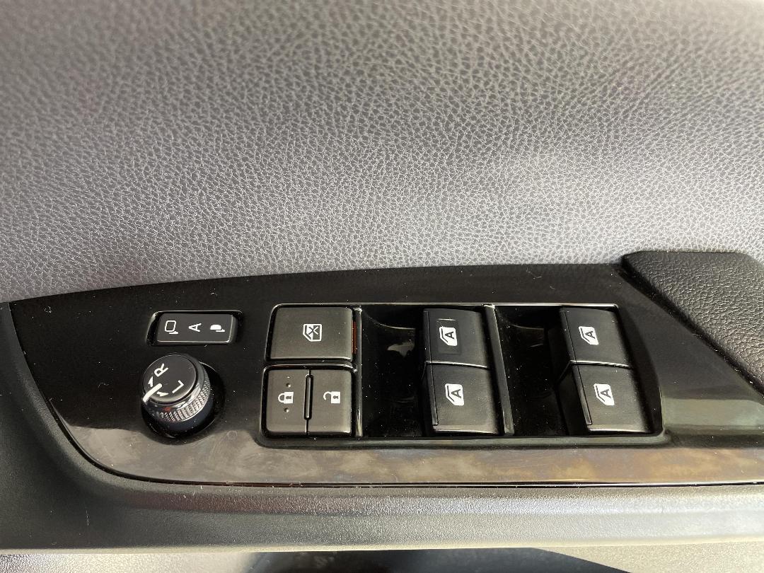 Photo '23' of Toyota Prius