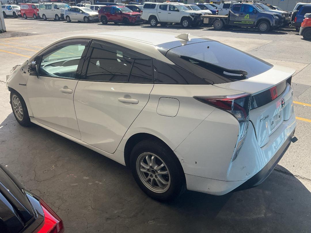 Photo '11' of Toyota Prius Hybrid