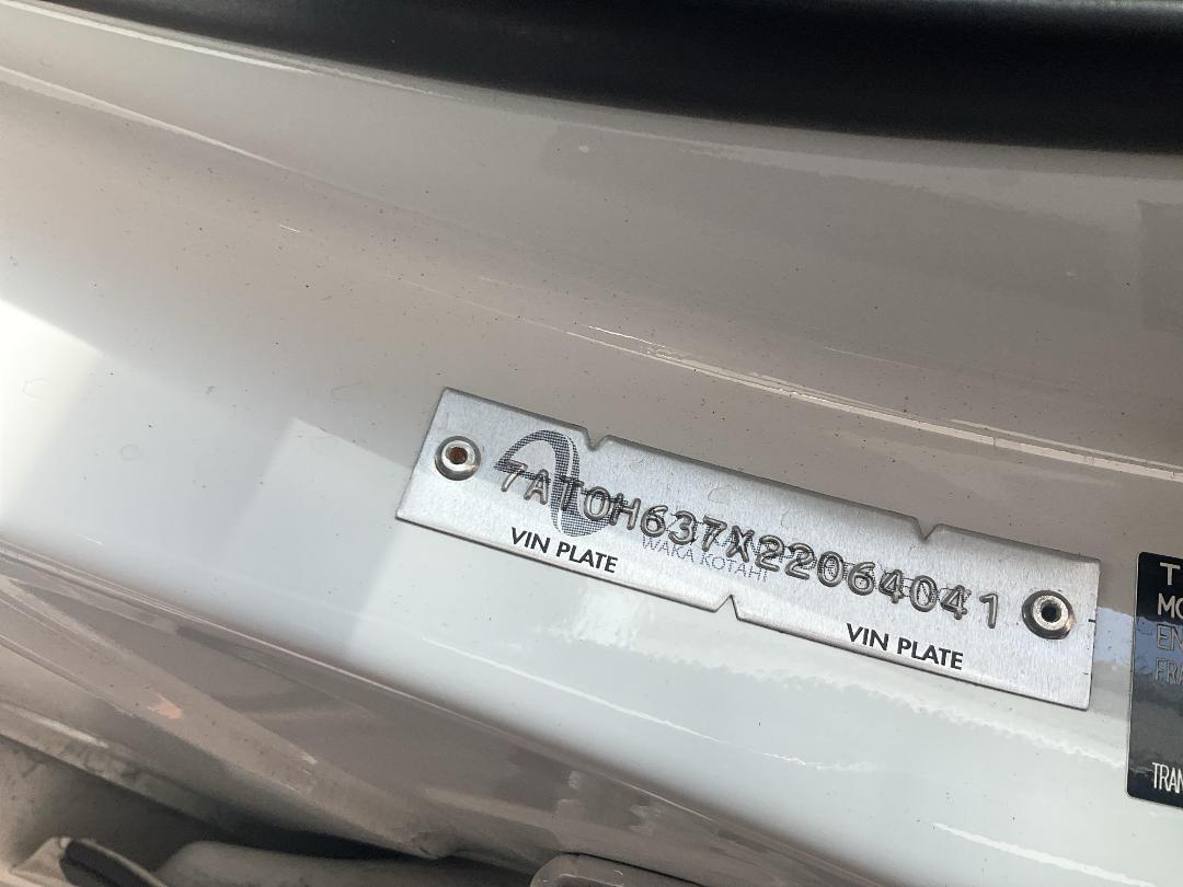 Photo '21' of Toyota Prius Hybrid