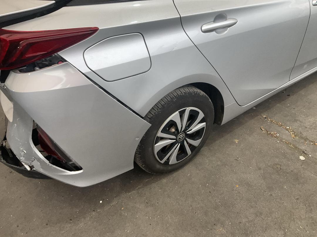 Photo '14' of Toyota Prius