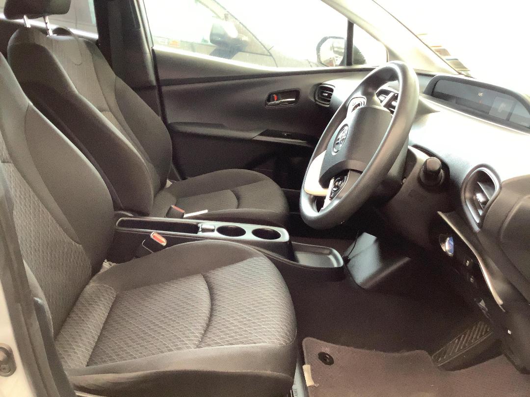 Photo '10' of Toyota Prius Hybrid Photo '10' of Toyota Prius Hybrid