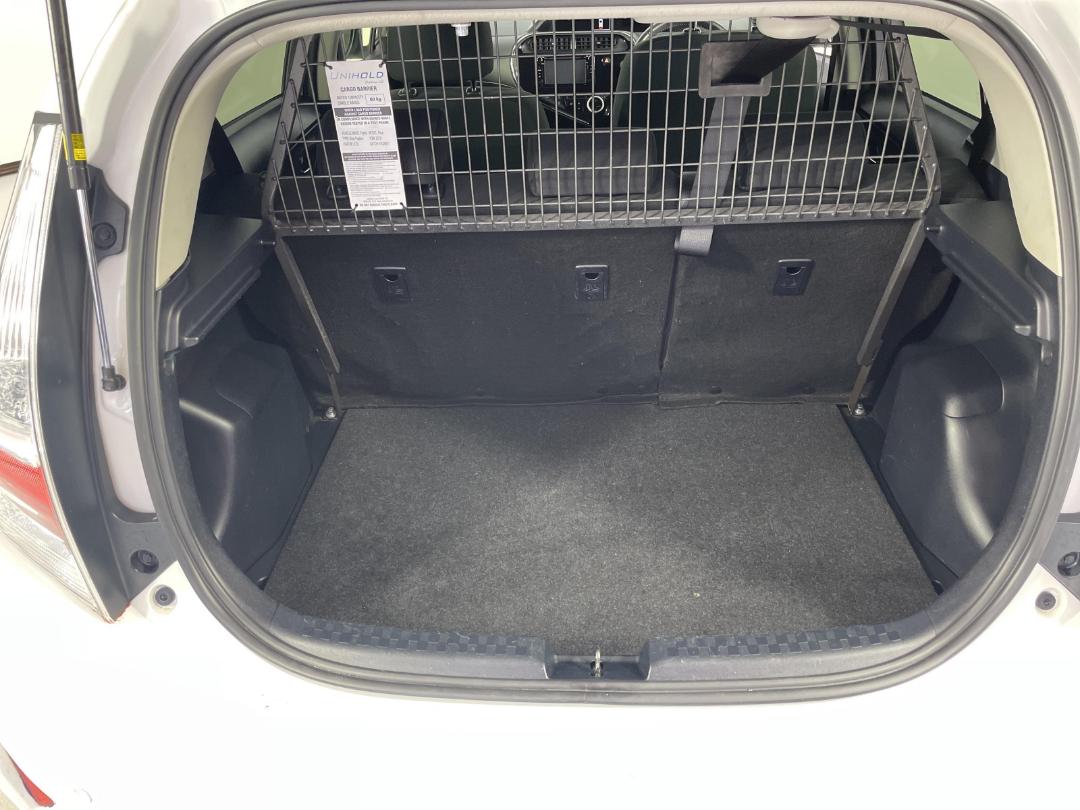 Photo '14' of Toyota Prius C