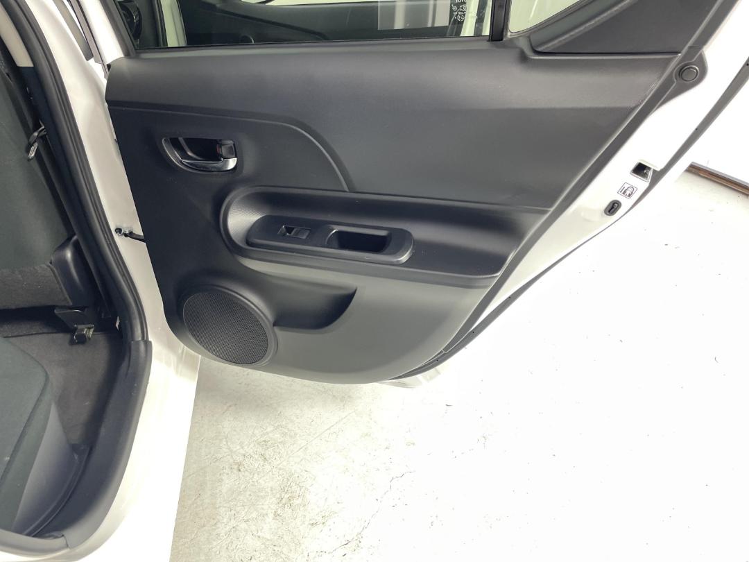 Photo '19' of Toyota Prius C