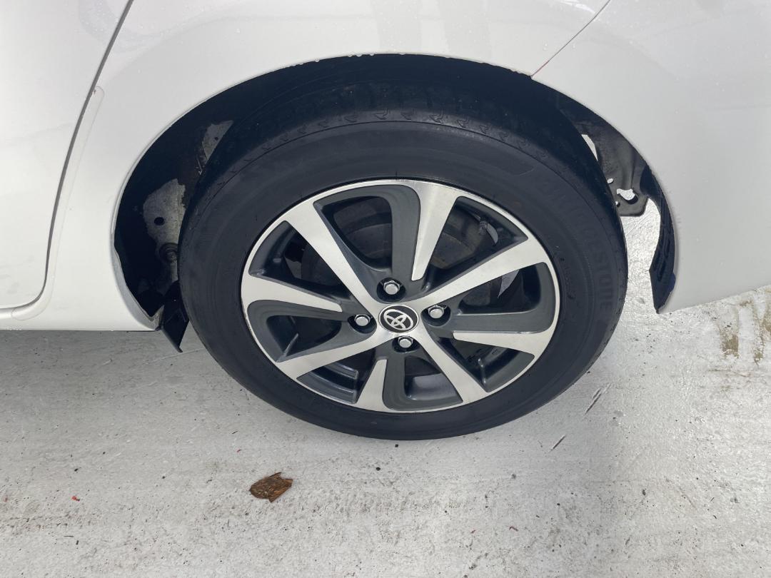 Photo '11' of Toyota Prius C