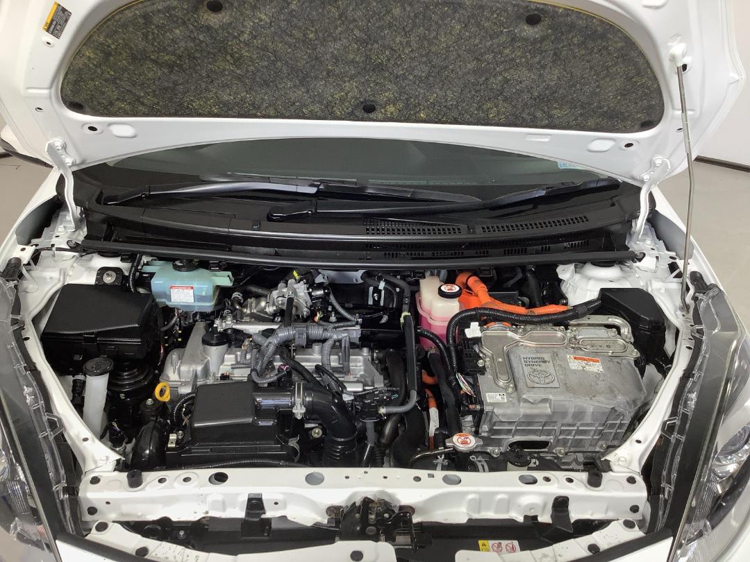 Photo '13' of Toyota Prius C