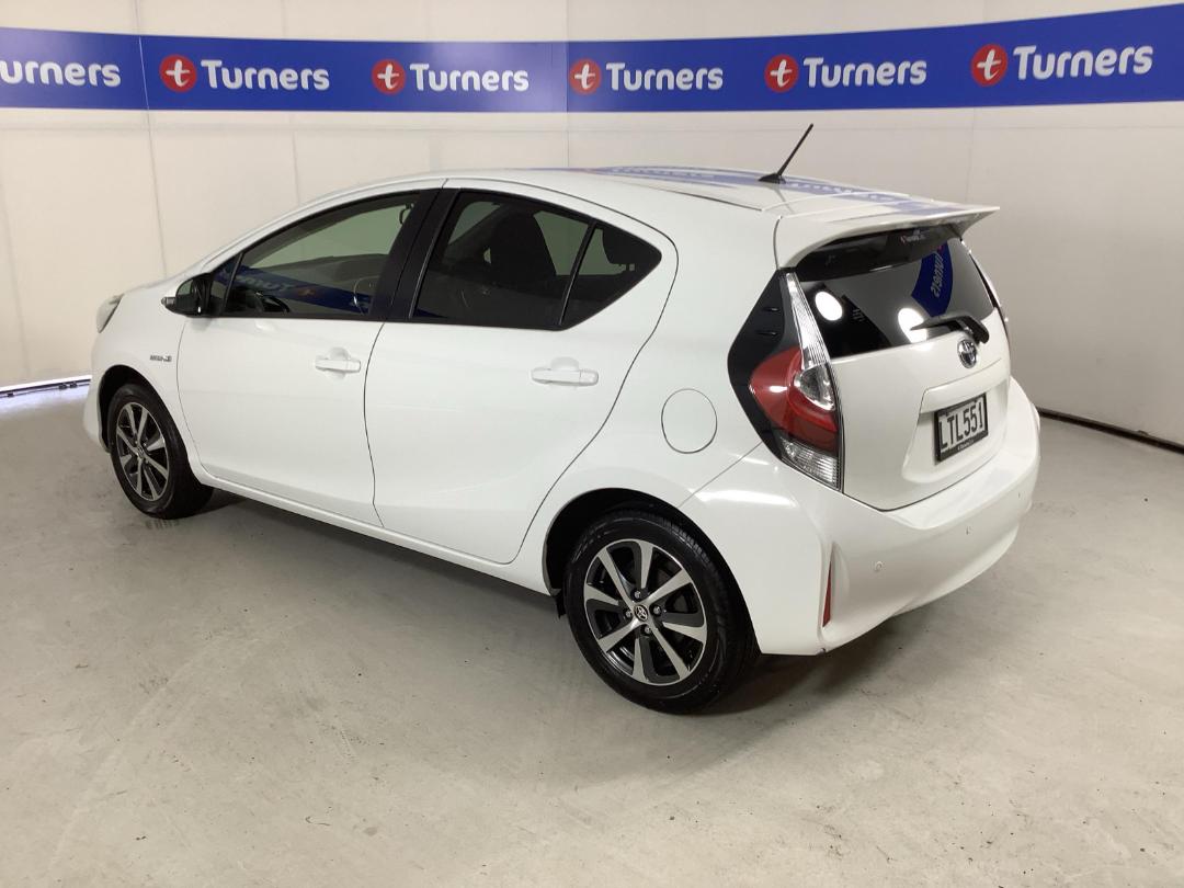 Photo '5' of Toyota Prius C