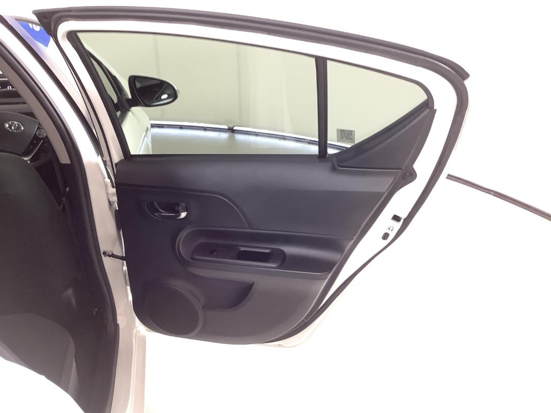 Photo '19' of Toyota Prius C