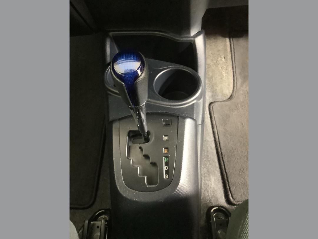 Photo '18' of Toyota Prius C