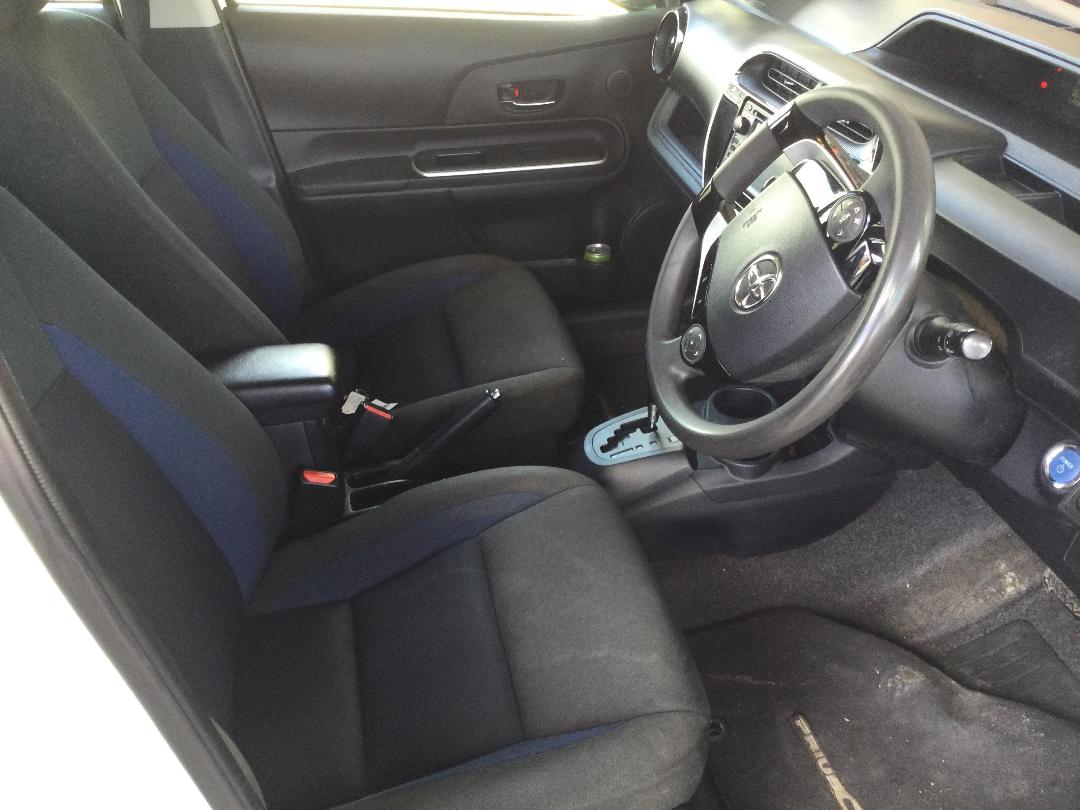 Photo '15' of Toyota Prius C GX Photo '15' of Toyota Prius C GX