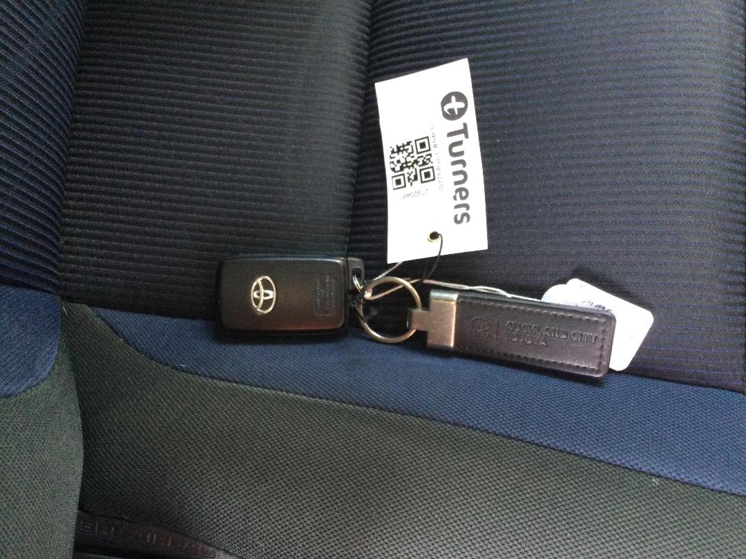 Photo '23' of Toyota Prius C GX Photo '23' of Toyota Prius C GX